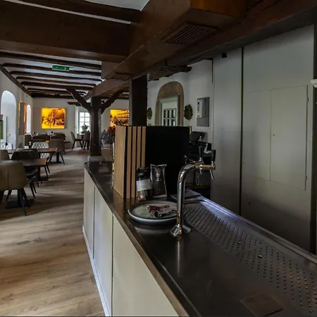 מלון Altes Rathaus 3*