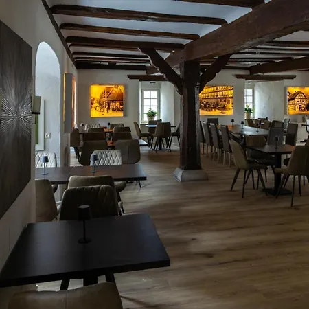 מלון Altes Rathaus 3*